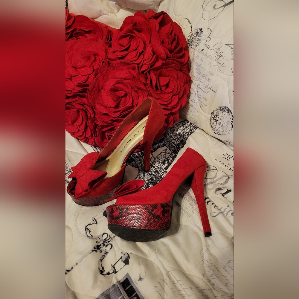 Red High Heels - Picture 2 of 3
